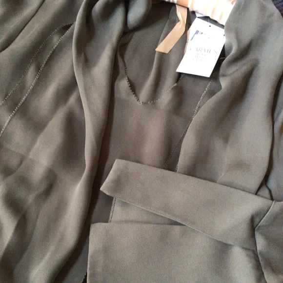 Carmen Marc Valvo Green Tie neck shirt, Large, New - Picture 5 of 9